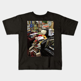 A Very Bookish Teddy Kids T-Shirt